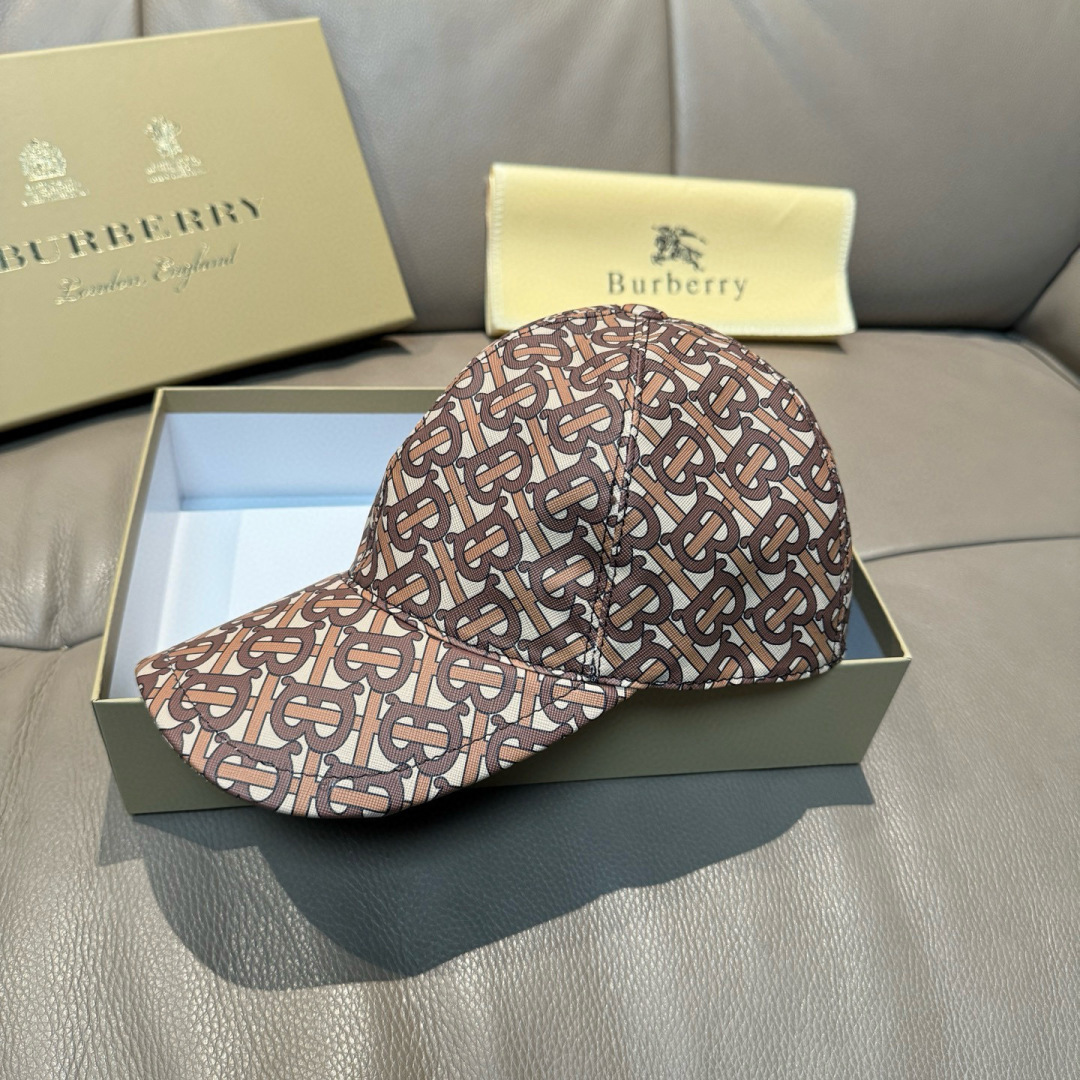 配盒子布袋，Burberry（巴宝莉）新款棒球帽，正品开模订制，全新TB图纹，原版PU印花面料，做工细致
