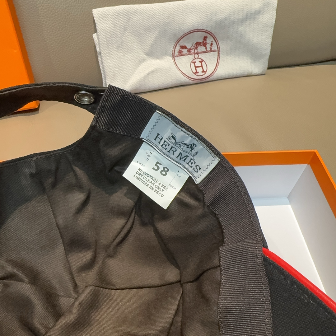 配盒子布袋，HERMÈS (爱马仕)原单棒球帽，经典H，正品开模订制，原版透气帆布面料+头层牛皮，原厂精