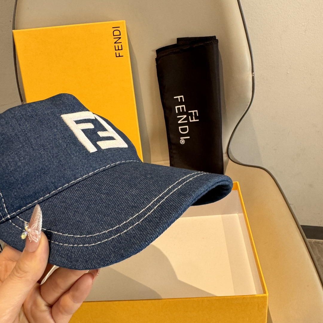 配盒子布袋，Fendi（芬迪）新款原单棒球帽， 双F大刺绣，专柜热卖款中，1:1开模订制，原厂进帆布料+