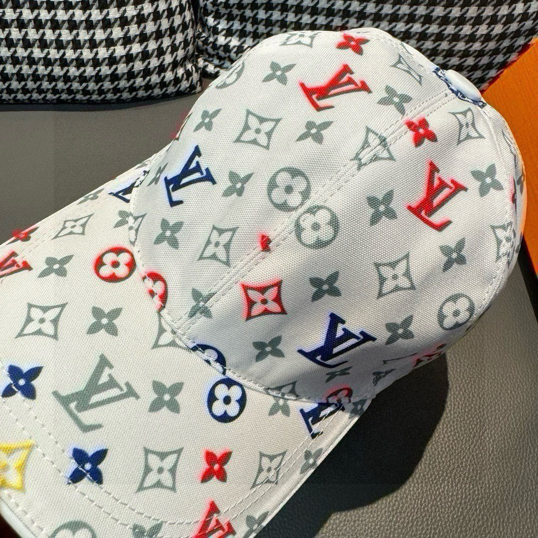新款出货！配盒子布袋，LV路易威登新款原单棒球帽， 七彩印花，专柜1:1开模订制，原版帆布料+头层牛皮，
