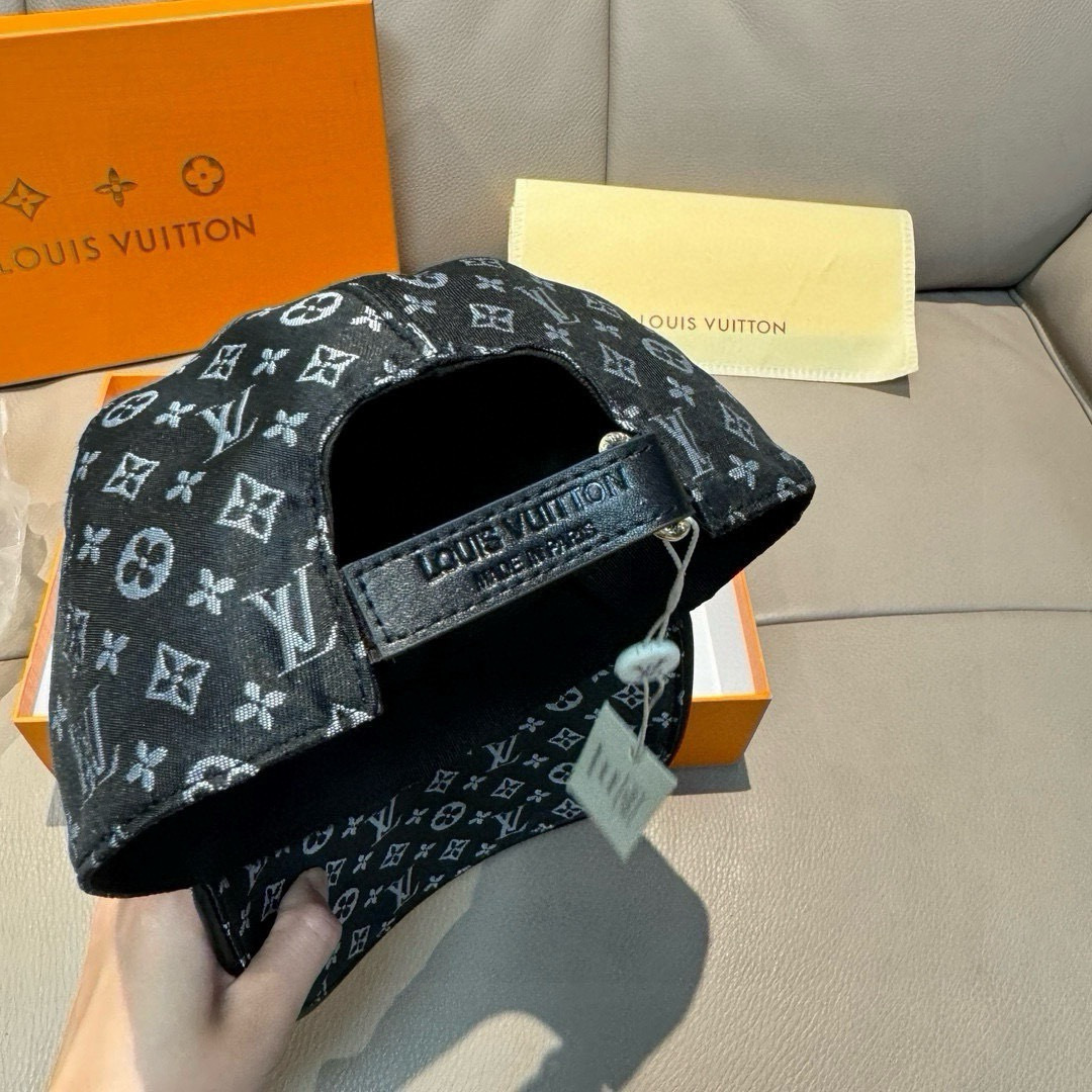 配盒子布袋，LV路易威登新款原单棒球帽， 七彩提花，专柜1:1开模订制，原版帆布料+头层牛皮，纯棉内里，