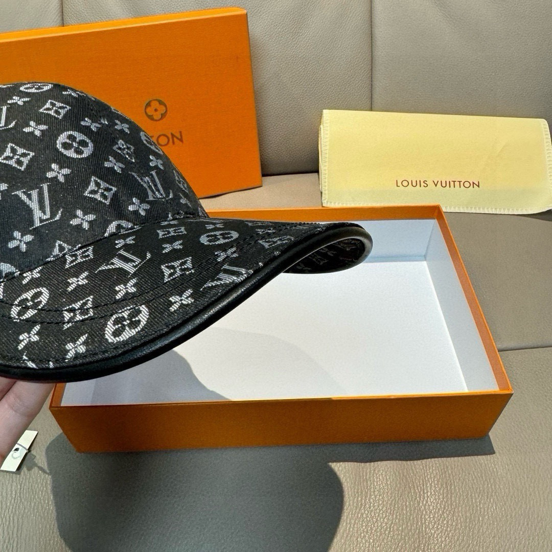 配盒子布袋，LV路易威登新款原单棒球帽， 七彩提花，专柜1:1开模订制，原版帆布料+头层牛皮，纯棉内里，