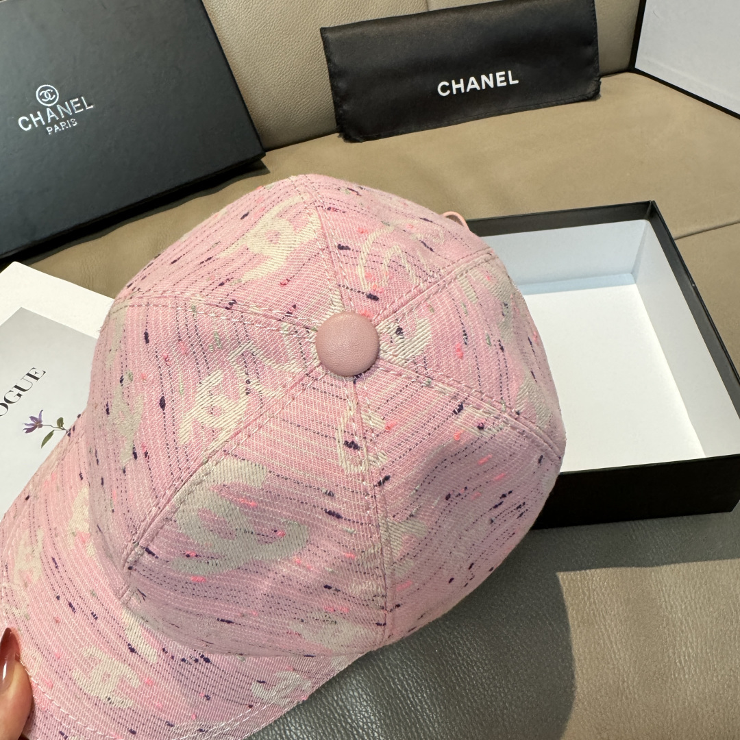 配包装布袋，Chanel(香奈儿)新款原单棒球帽， 呢料暗纹双C,专柜1:1开模订制，原版进口呢料+头层