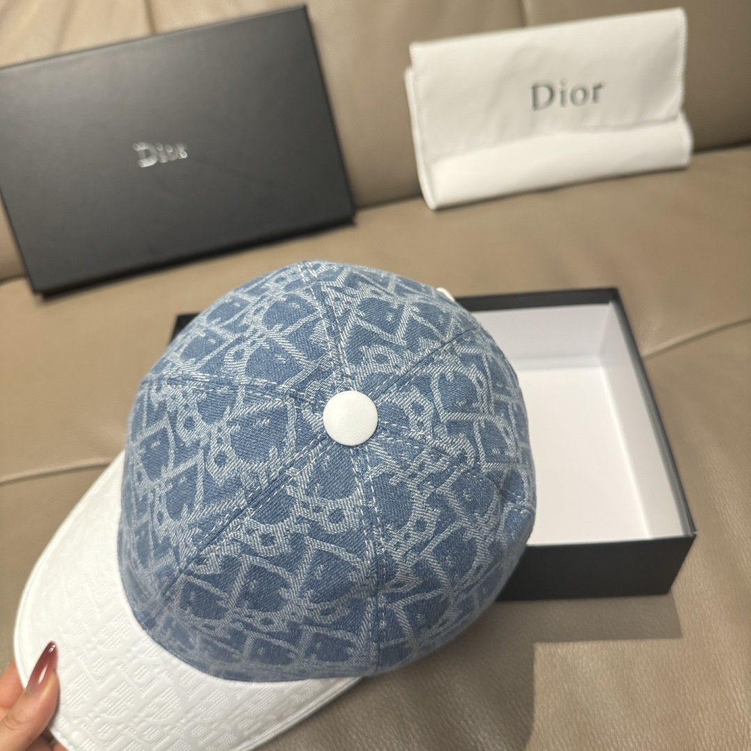 配盒子布袋，Dior(迪奥)新款原单棒球帽， Dior老花拼皮，复古韵味十足，1:1开模订制，原版绸缎布