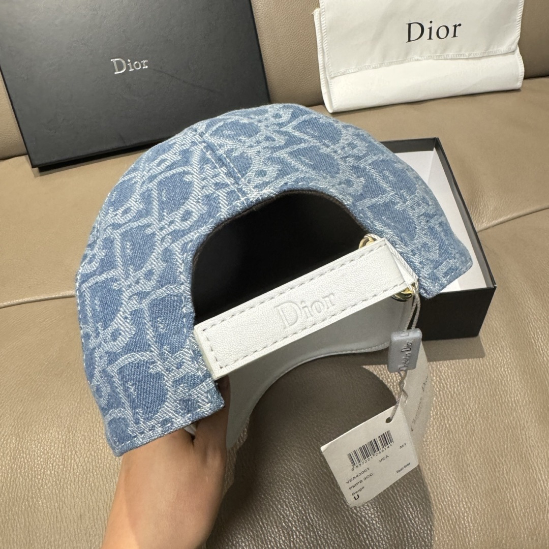 配盒子布袋，Dior(迪奥)新款原单棒球帽， Dior老花拼皮，复古韵味十足，1:1开模订制，原版绸缎布