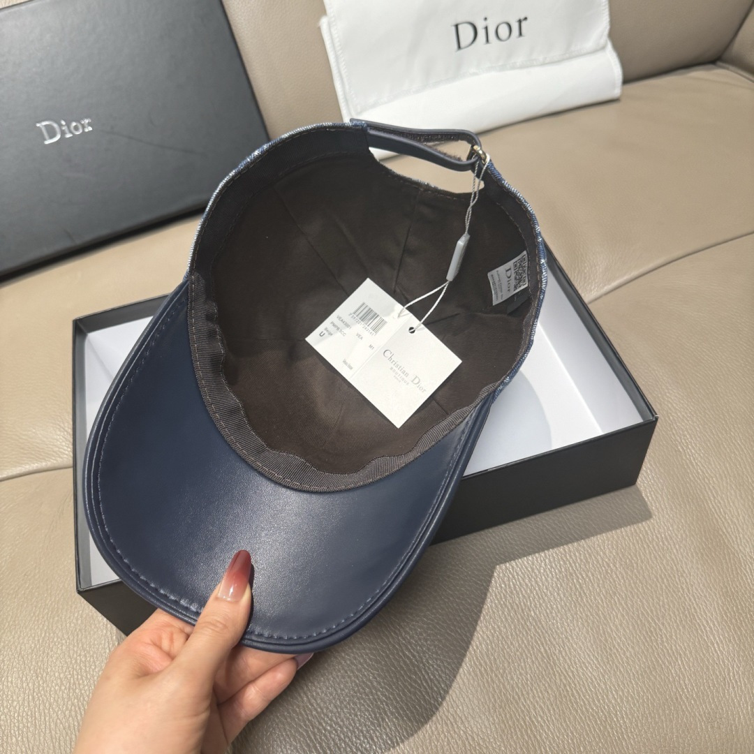 配盒子布袋，Dior(迪奥)新款原单棒球帽， Dior老花拼皮，复古韵味十足，1:1开模订制，原版绸缎布