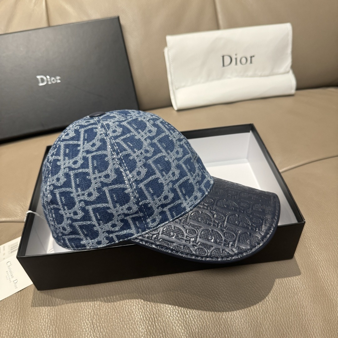 配盒子布袋，Dior(迪奥)新款原单棒球帽， Dior老花拼皮，复古韵味十足，1:1开模订制，原版绸缎布