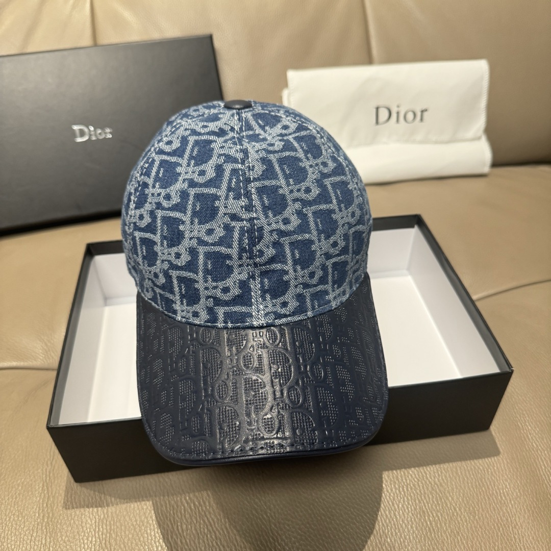 配盒子布袋，Dior(迪奥)新款原单棒球帽， Dior老花拼皮，复古韵味十足，1:1开模订制，原版绸缎布