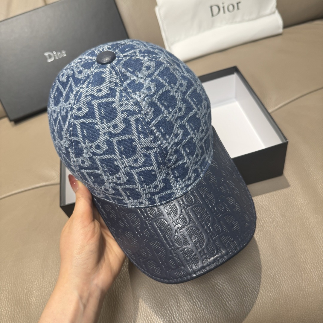 配盒子布袋，Dior(迪奥)新款原单棒球帽， Dior老花拼皮，复古韵味十足，1:1开模订制，原版绸缎布