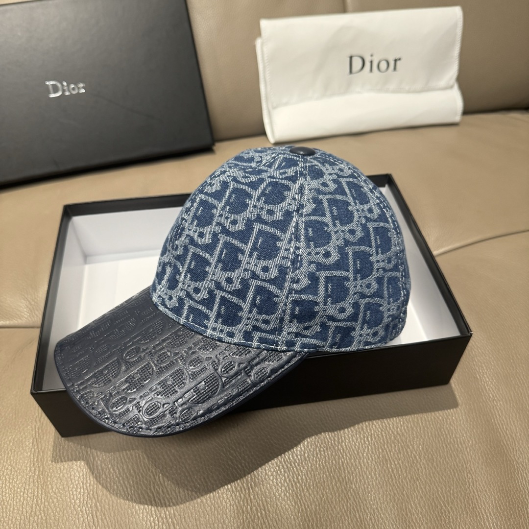 配盒子布袋，Dior(迪奥)新款原单棒球帽， Dior老花拼皮，复古韵味十足，1:1开模订制，原版绸缎布