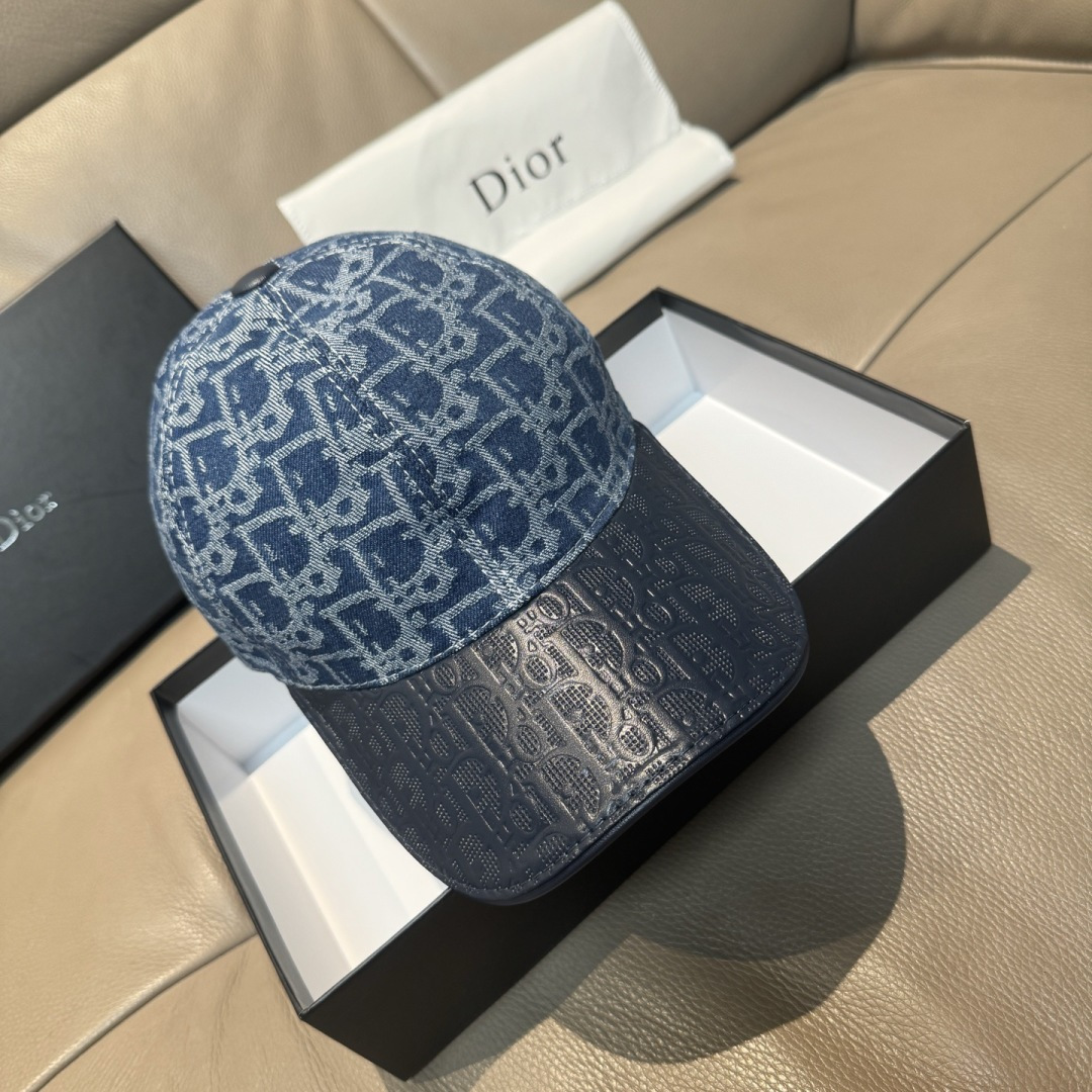 配盒子布袋，Dior(迪奥)新款原单棒球帽， Dior老花拼皮，复古韵味十足，1:1开模订制，原版绸缎布