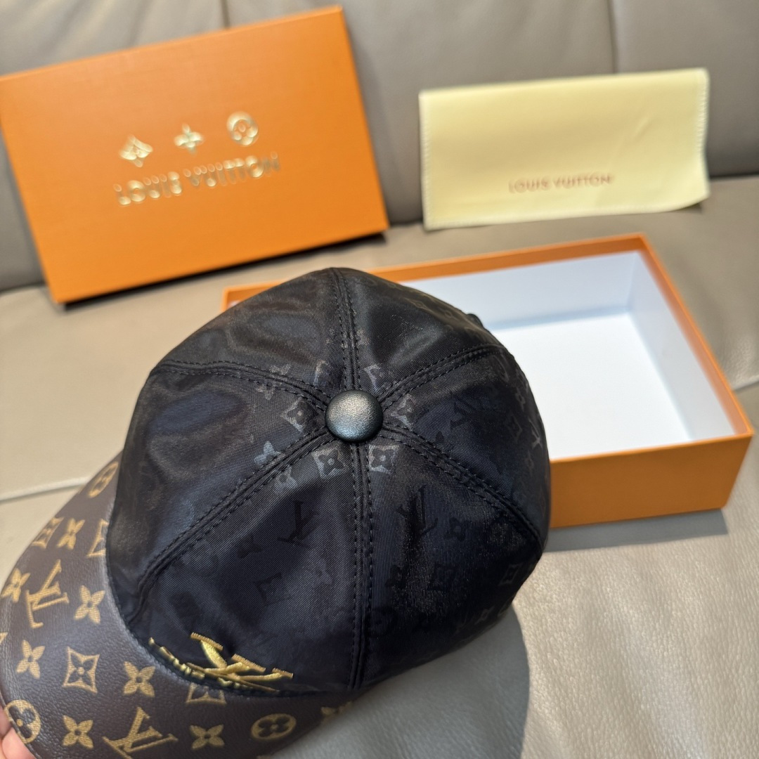 配盒子布袋，LV(路易威登)新款原单棒球帽，老花拼接，1:1开模订制，原版印花绸缎面料+专柜老花皮，做工