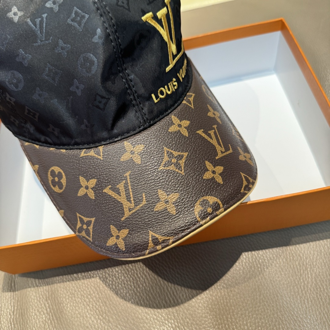 配盒子布袋，LV(路易威登)新款原单棒球帽，老花拼接，1:1开模订制，原版印花绸缎面料+专柜老花皮，做工