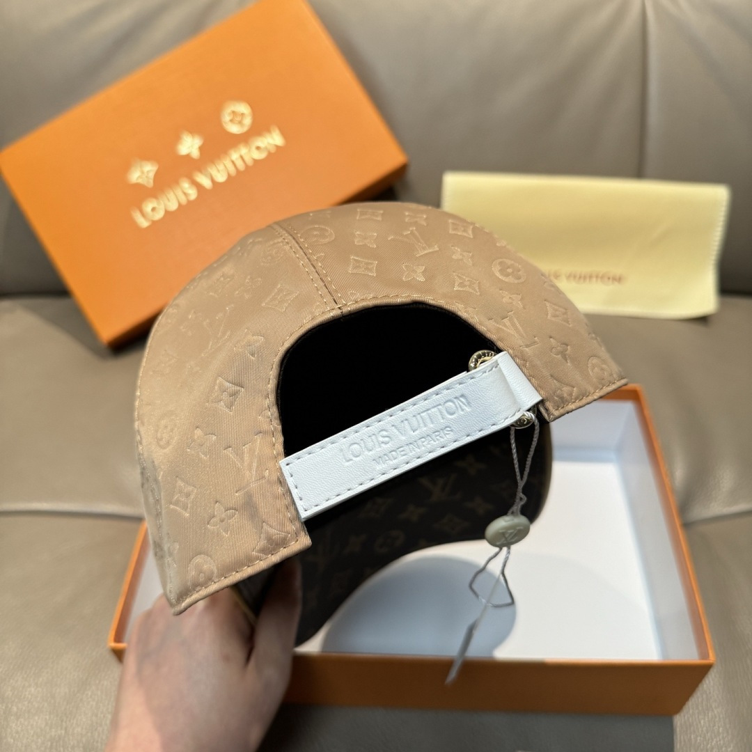 配盒子布袋，LV(路易威登)新款原单棒球帽，老花拼接，1:1开模订制，原版印花绸缎面料+专柜老花皮，做工