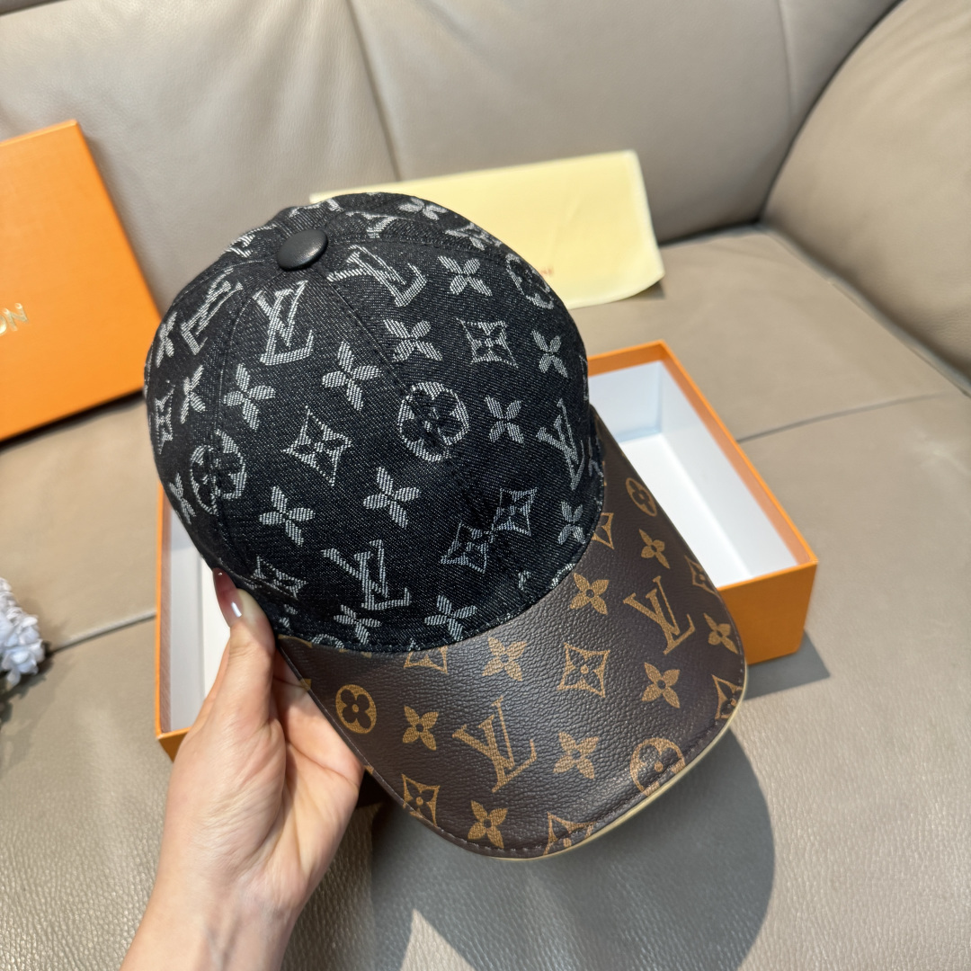 配盒子布袋，LV(路易威登)新款原单棒球帽，老花拼接，1:1开模订制，原版牛仔布料+专柜老花皮，做工细致