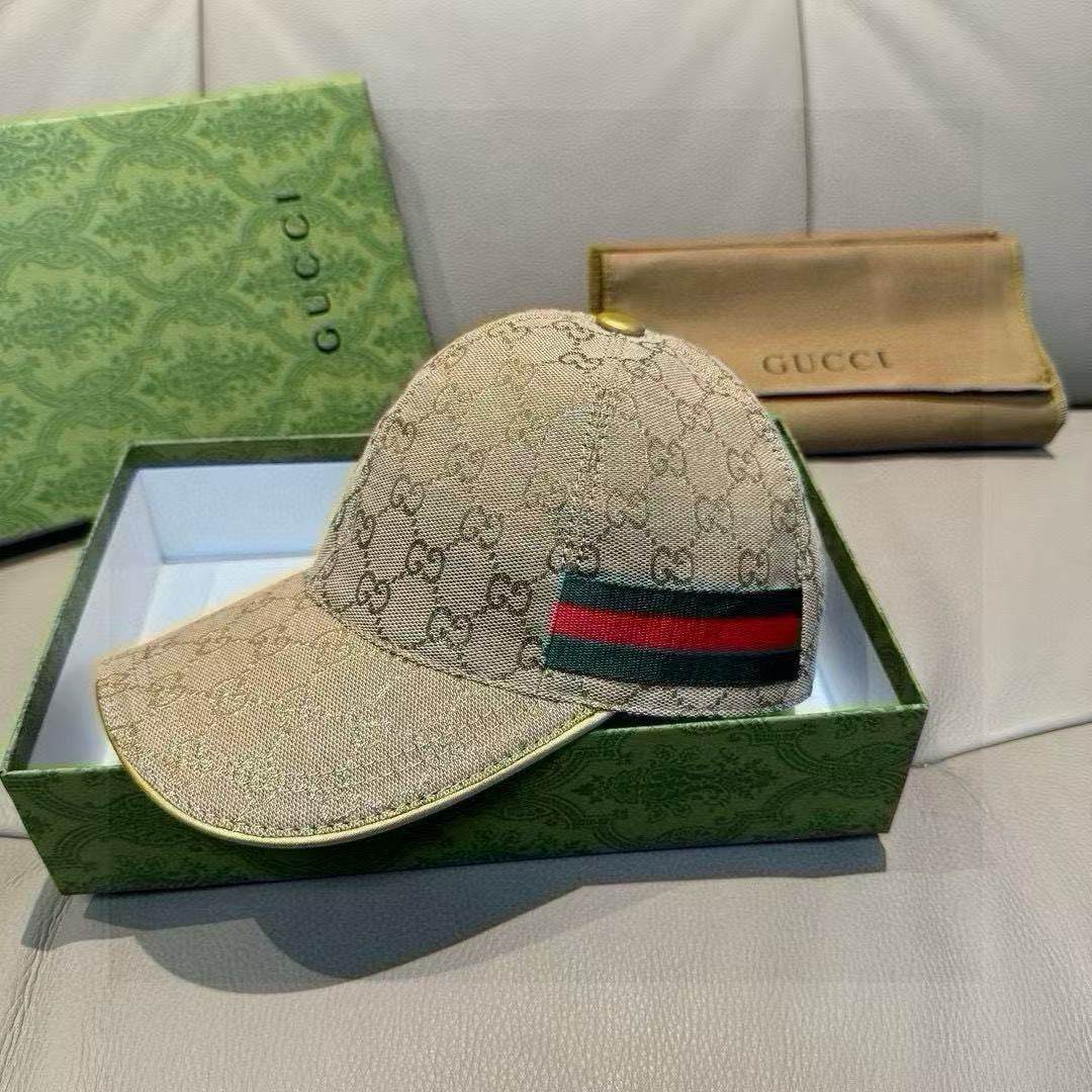 配盒子布袋，Gucci(古奇)经典原单棒球帽😍😍金丝logo。专柜1:1开模订制，最高版本，原版帆布料+