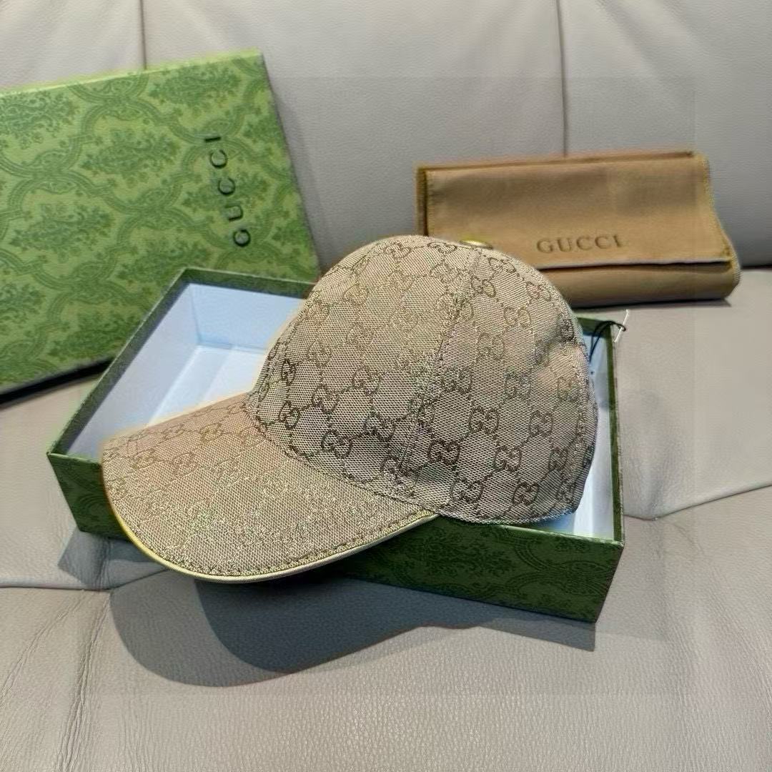 配盒子布袋，Gucci(古奇)经典原单棒球帽😍😍金丝logo。专柜1:1开模订制，最高版本，原版帆布料+
