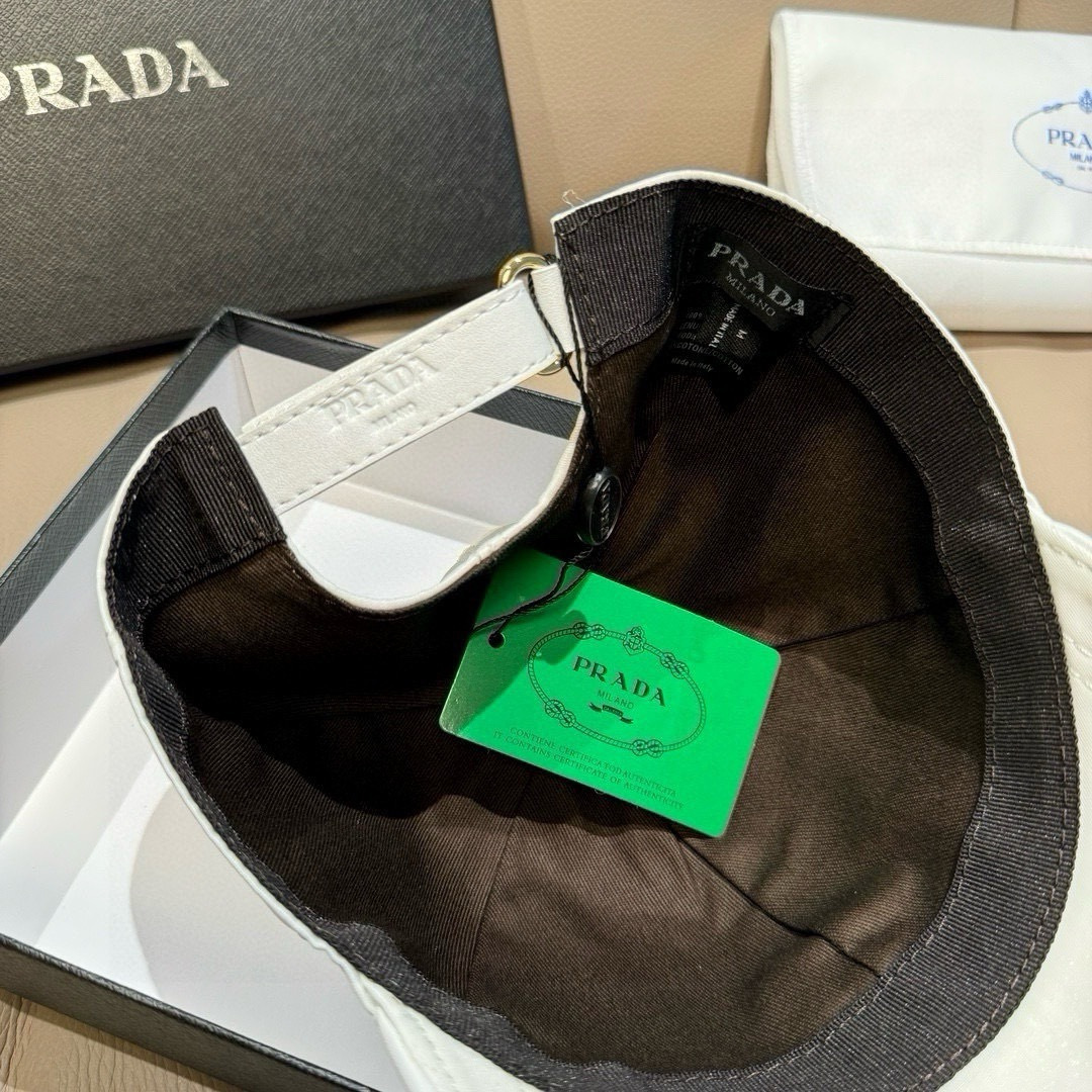 火爆倒三角四色出货！配盒子布袋，Prada(普拉达)经典原单棒球帽， 经典倒三角金属logo，专柜1:1