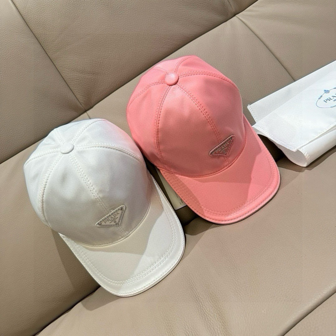 火爆倒三角四色出货！配盒子布袋，Prada(普拉达)经典原单棒球帽， 经典倒三角金属logo，专柜1:1