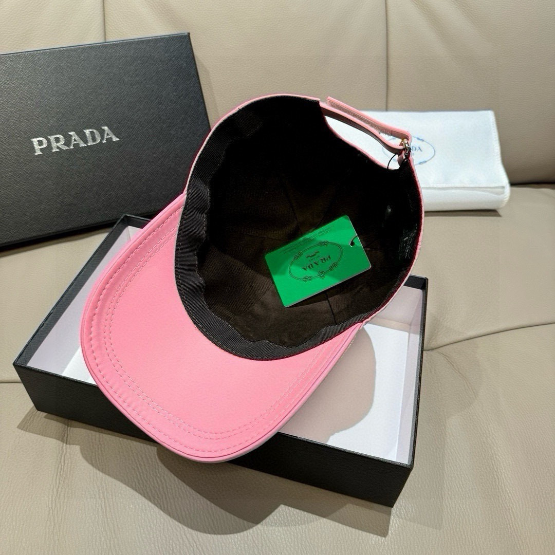火爆倒三角四色出货！配盒子布袋，Prada(普拉达)经典原单棒球帽， 经典倒三角金属logo，专柜1:1