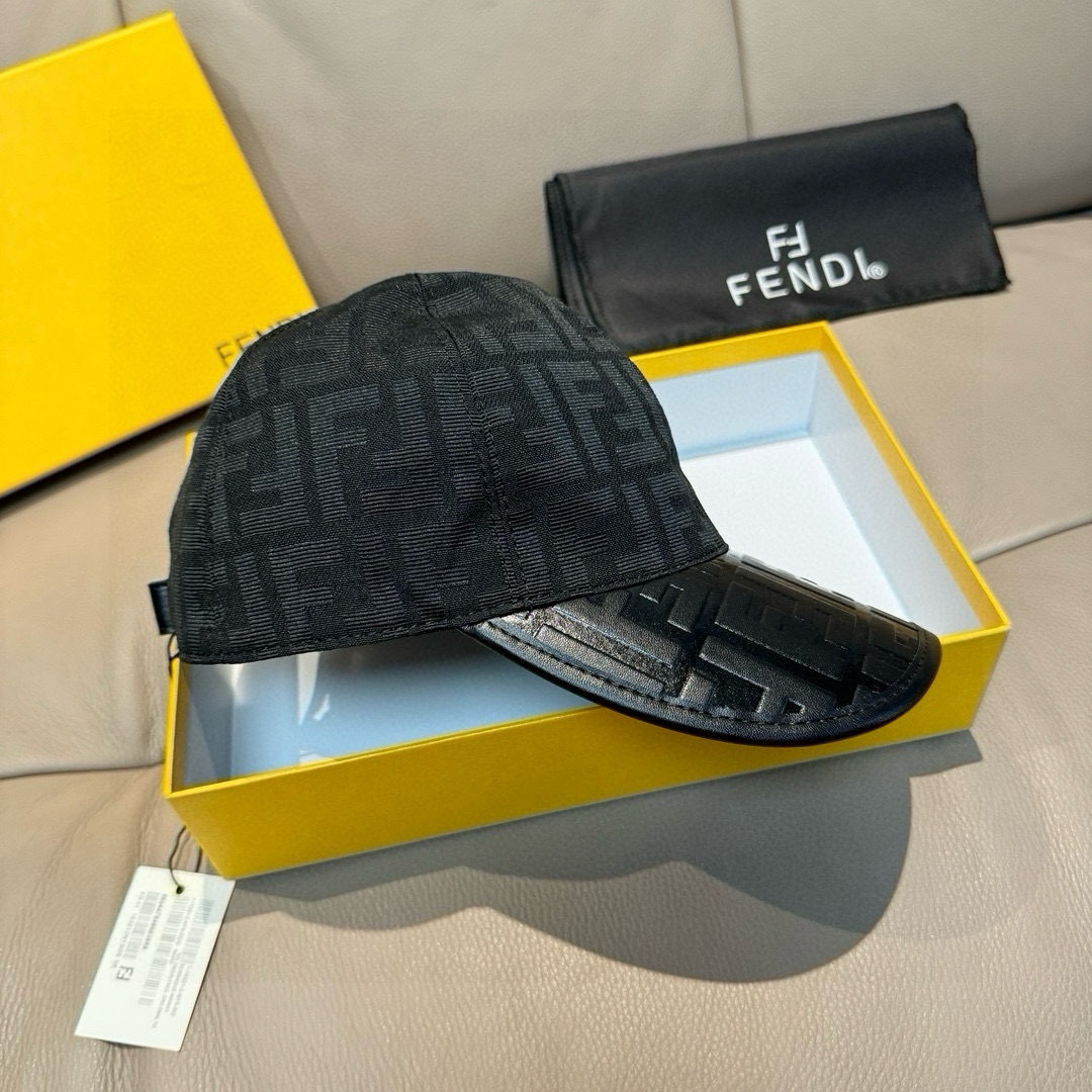 配盒子布袋，Fendi(芬迪)新款原单棒球帽， 双F老花拼皮，复古韵味十足，1:1开模订制，原版帆布料+