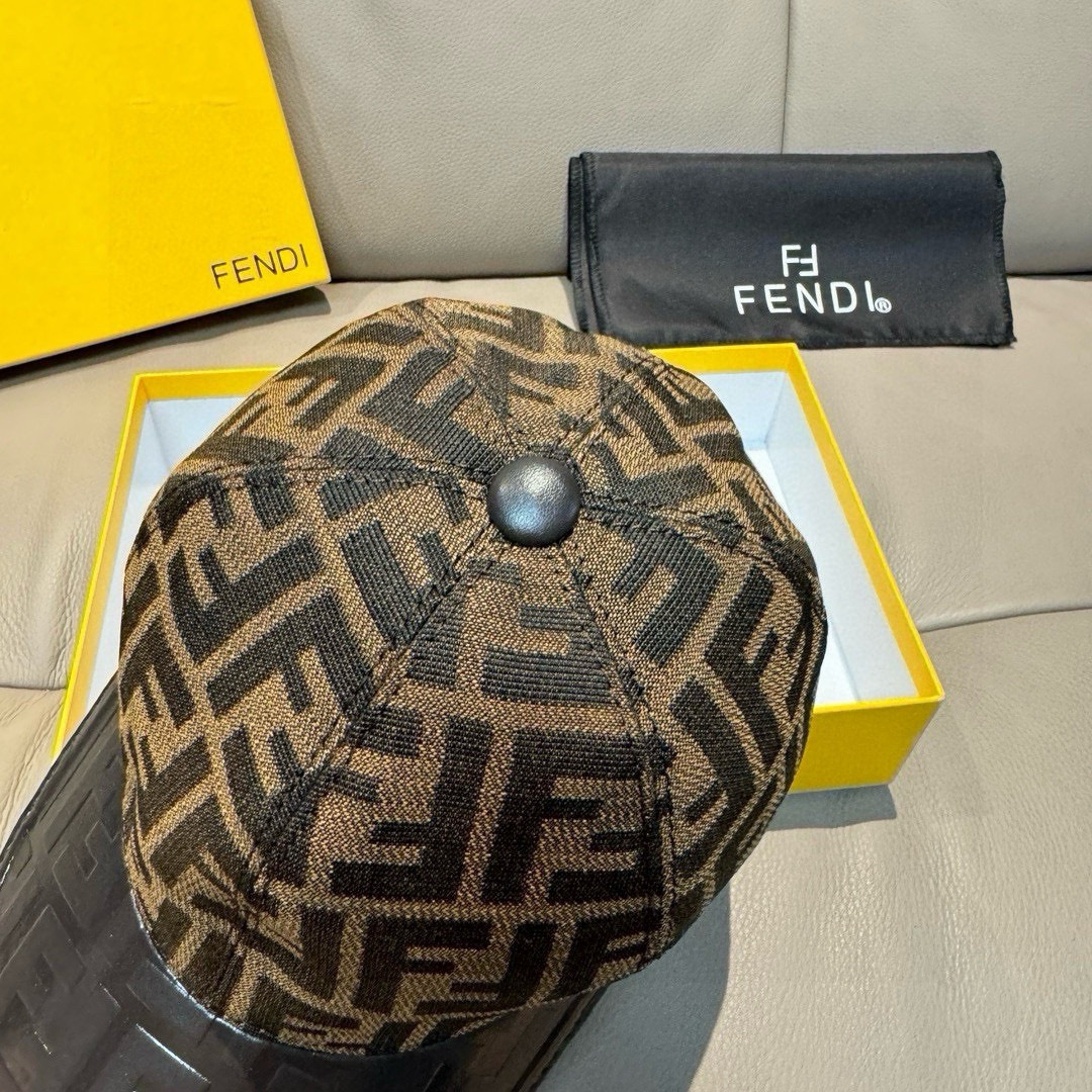 配盒子布袋，Fendi(芬迪)新款原单棒球帽， 双F老花拼皮，复古韵味十足，1:1开模订制，原版帆布料+