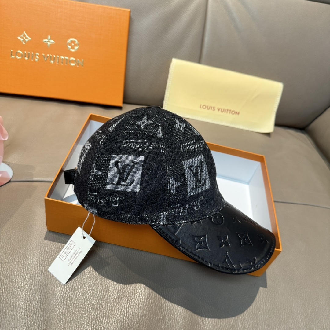 配盒子布袋，LV(路易威登)新款原单棒球帽，牛皮压花，1:1开模订制，原版牛仔布料，做工细致完美，质量超