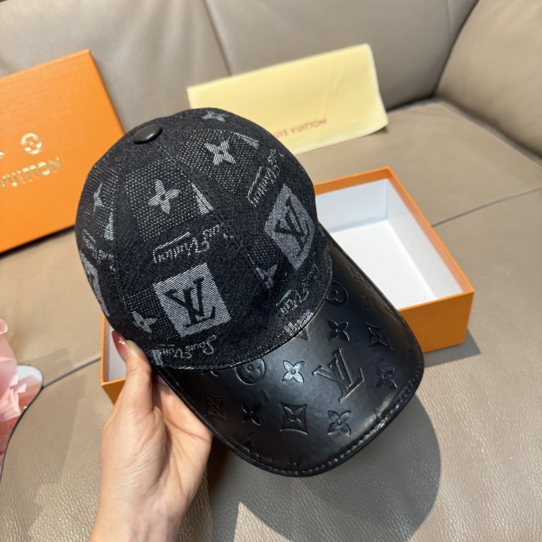 配盒子布袋，LV(路易威登)新款原单棒球帽，牛皮压花，1:1开模订制，原版牛仔布料，做工细致完美，质量超