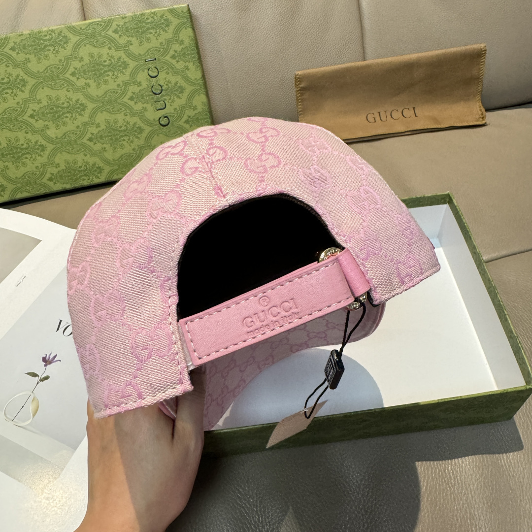 配盒子布袋，Gucci(古奇)新款原单棒球帽专柜1:1开模订制！原版帆布料+头层牛皮，轻盈透气！实物拍摄
