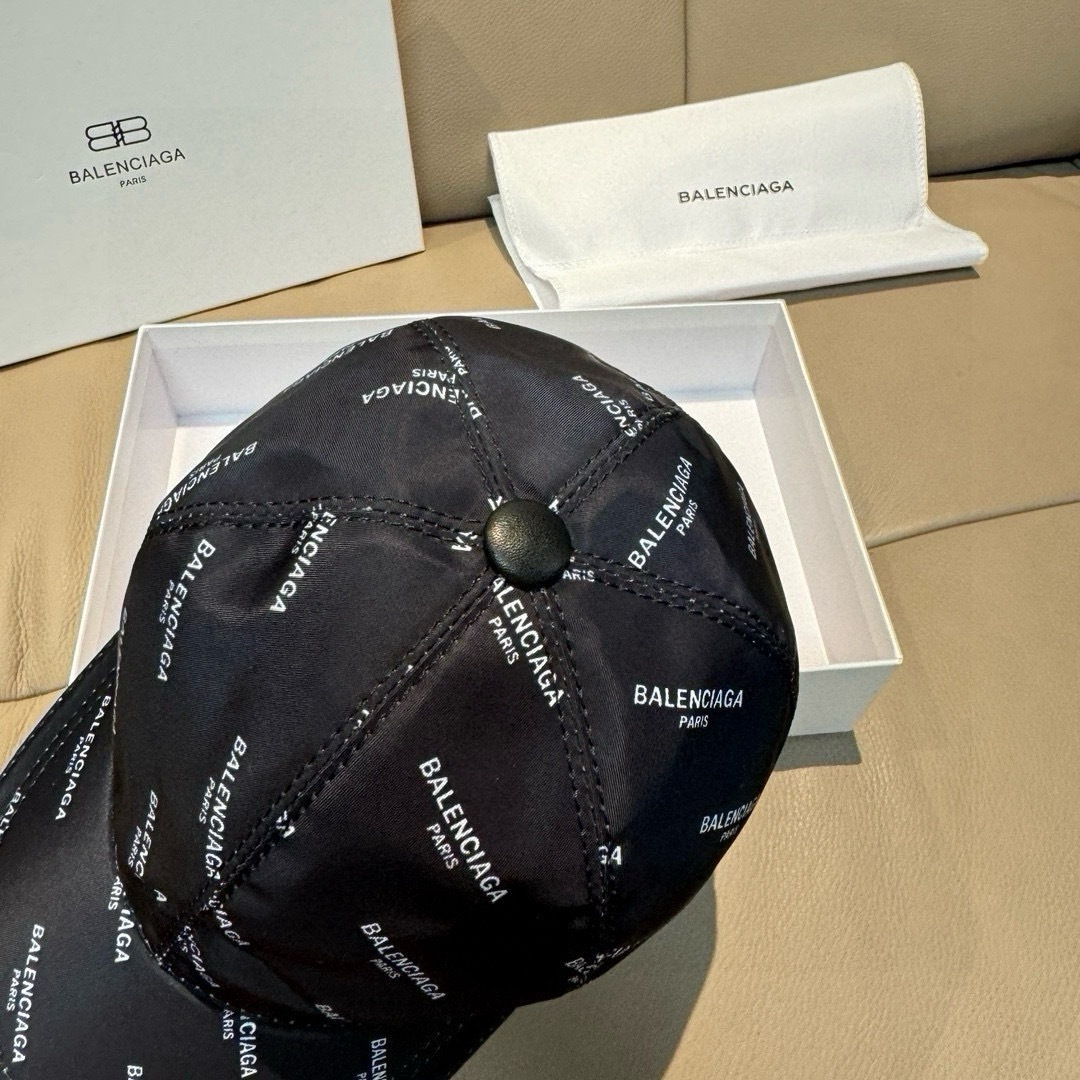 配盒子布袋，Balenciaga（巴黎世家）经典原单棒球帽， 专柜1:1开模订制，原版丝印绸缎面料+头层