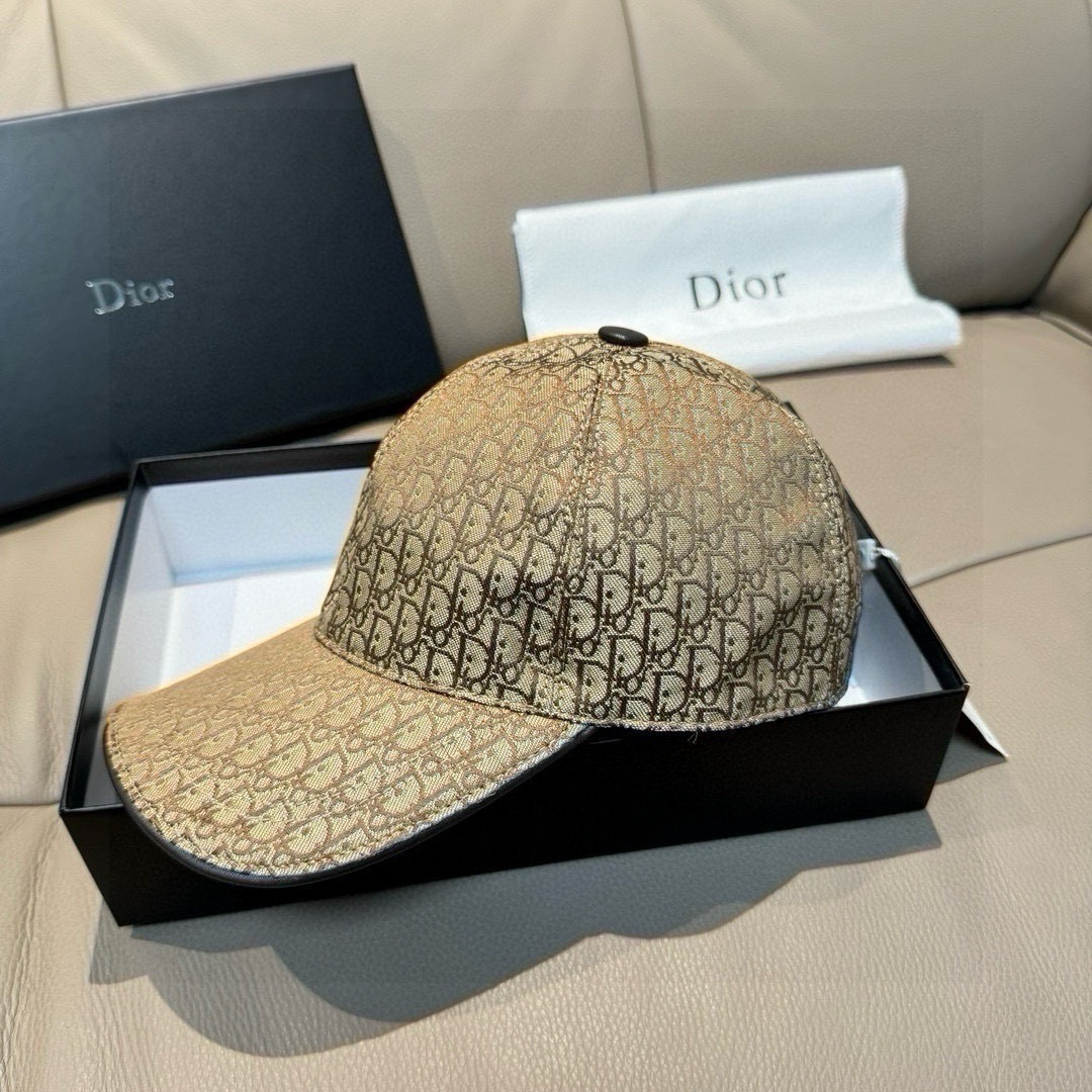 新款出货配盒子布袋，Dior(迪奥)新款原单棒球帽， Dior老花，复古韵味十足，专柜断货热门，1:1开