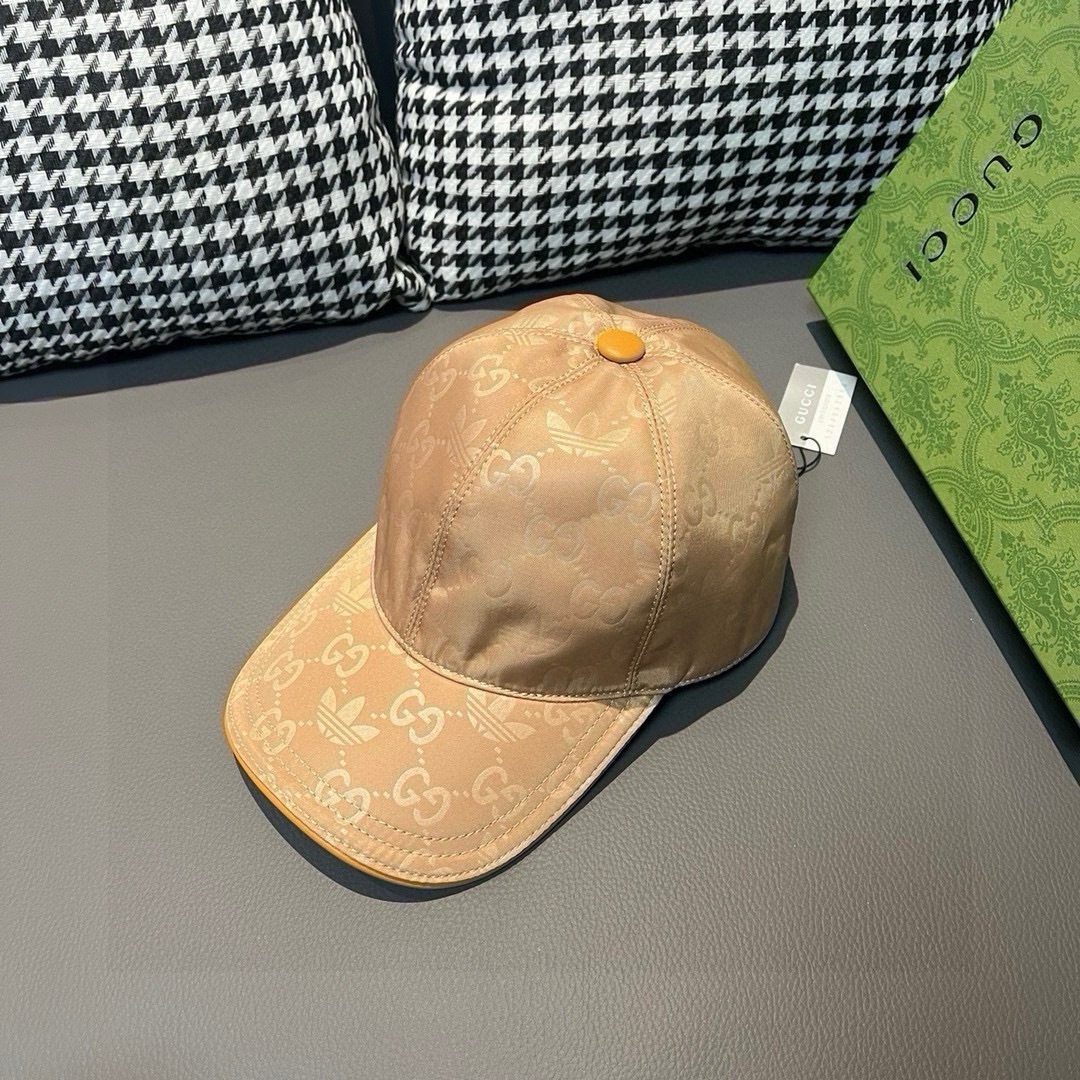 古奇新款Adidas&Gucci联名款出货啦！配盒子布袋。专柜热卖中。1:1开模订制，重工打造，完美复刻