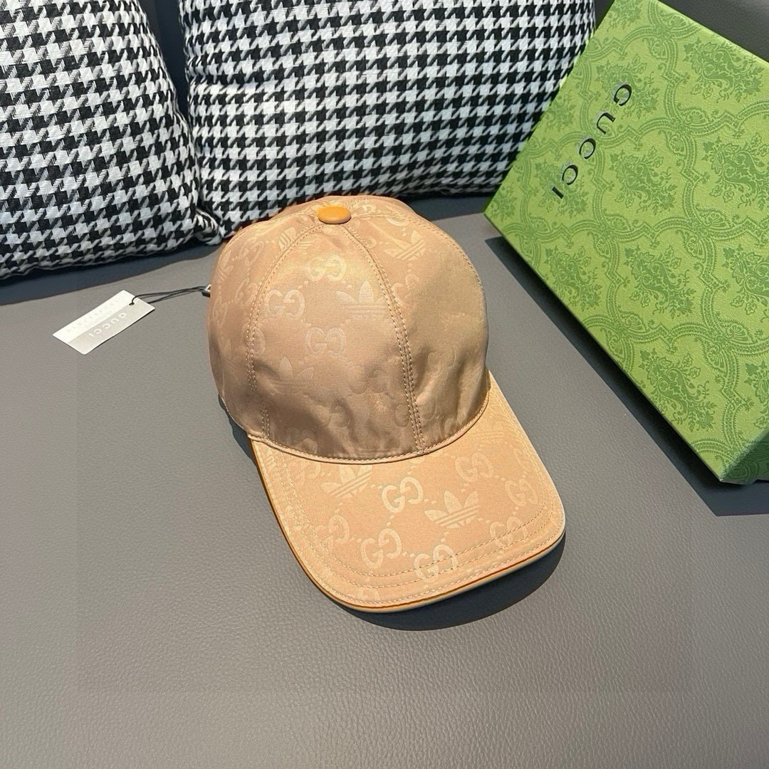古奇新款Adidas&Gucci联名款出货啦！配盒子布袋。专柜热卖中。1:1开模订制，重工打造，完美复刻