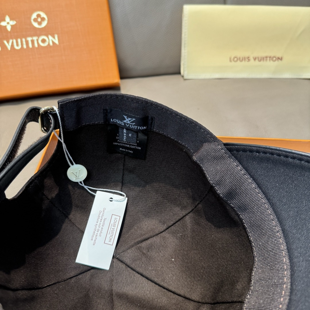 新款出货配盒子布袋，LV(路易威登)新款原单棒球帽，Lv刺绣，1:1开模订制，重工刺绣，做工细致完美，质