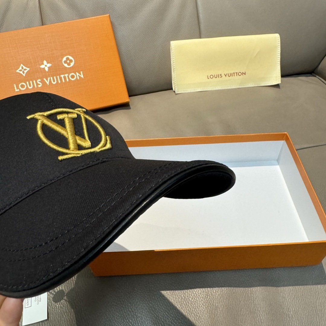 Louis Vuitton 配盒子布袋 LV(路易威登)新款 棒球帽 Lv刺绣 1:1开模订制 重工刺绣 做工细致完美