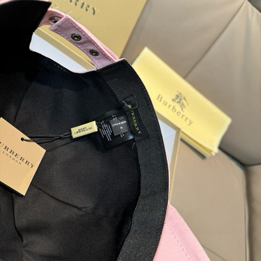 配盒子布袋，Burberry（巴宝莉）专柜爆款原单棒球帽，1:1开模订制，立体刺绣，精致无暇！100%纯