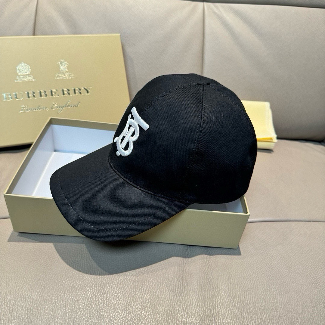 配盒子布袋，Burberry（巴宝莉）专柜爆款原单棒球帽，1:1开模订制，立体刺绣，精致无暇！100%纯
