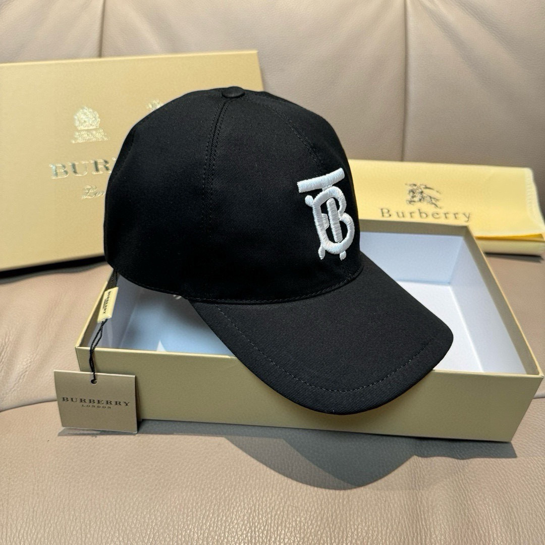 配盒子布袋，Burberry（巴宝莉）专柜爆款原单棒球帽，1:1开模订制，立体刺绣，精致无暇！100%纯