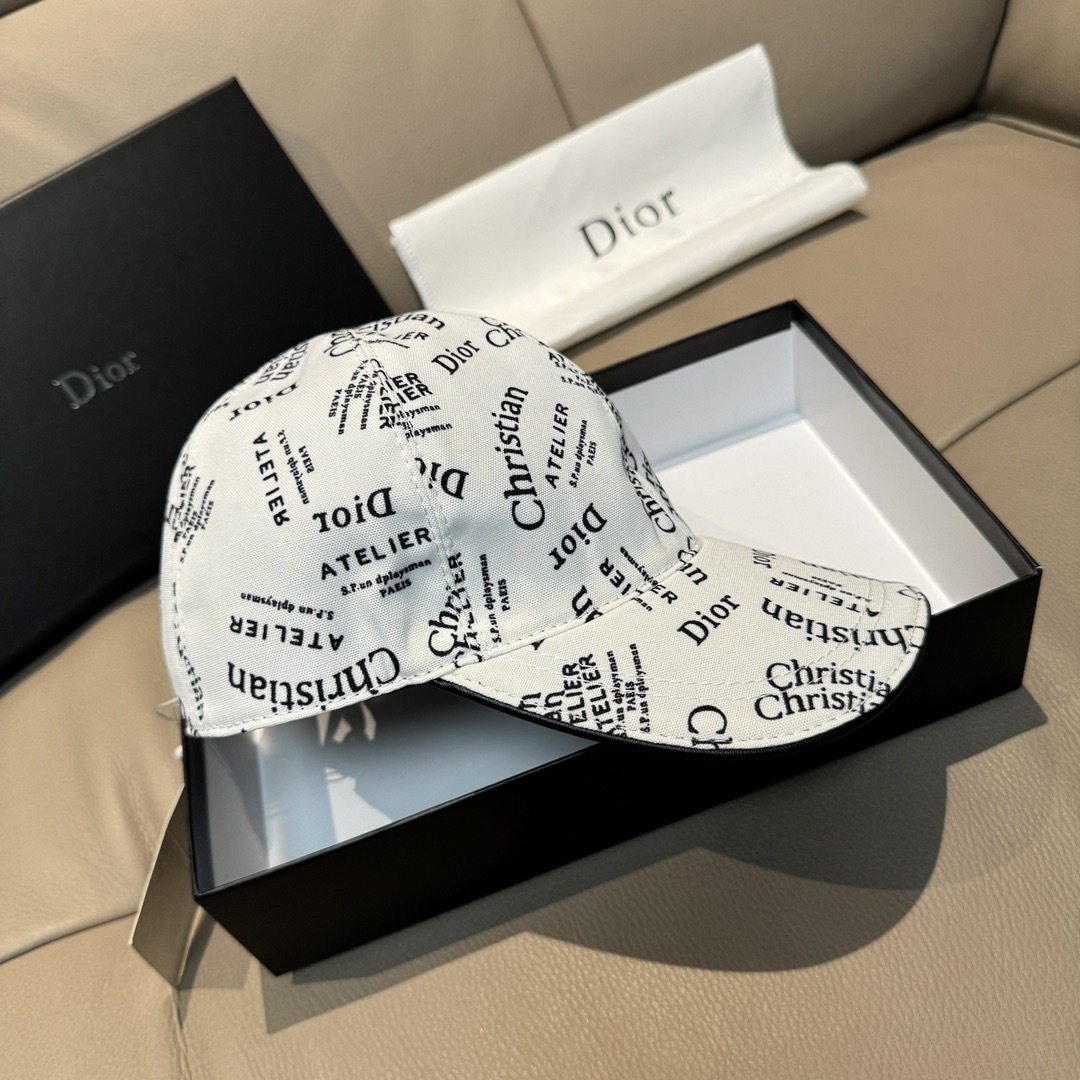 Dior 配盒子布袋 Dior(迪奥)新款 棒球帽 Christian Dior丝印 韵味十足