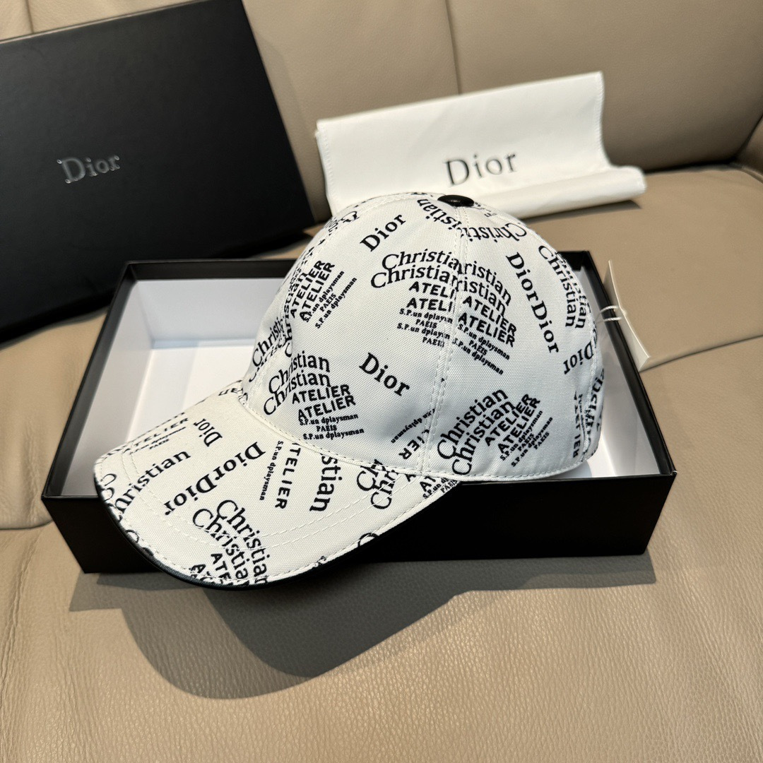 Dior 配盒子布袋 Dior(迪奥)新款 棒球帽 Christian Dior丝印 韵味十足