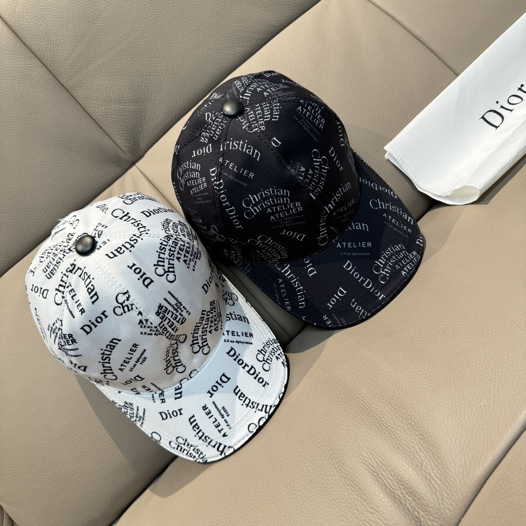 Dior 配盒子布袋 Dior(迪奥)新款 棒球帽 Christian Dior丝印 韵味十足