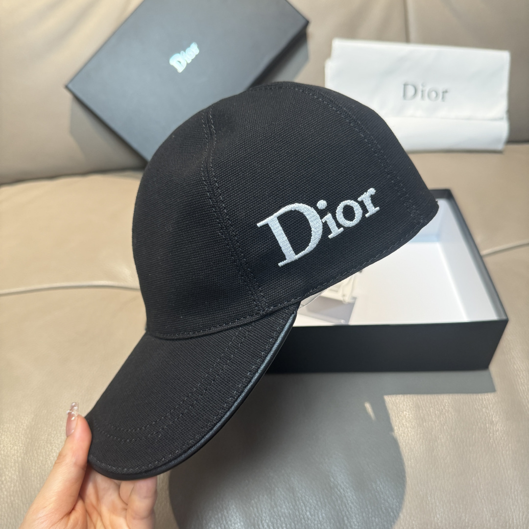 Dior 配盒子布袋 Dior(迪奥) 棒球帽 字母刺绣 1:1开模订制 帆布料+头层牛皮