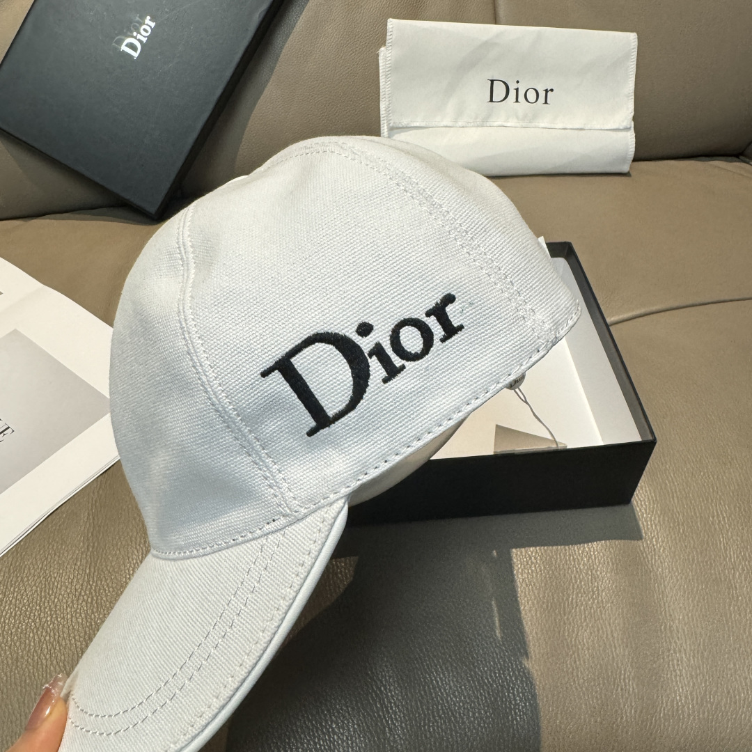 Dior 配盒子布袋 Dior(迪奥) 棒球帽 字母刺绣 1:1开模订制 帆布料+头层牛皮