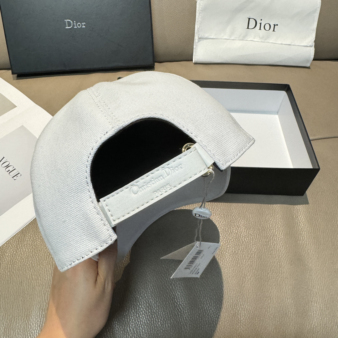 Dior 配盒子布袋 Dior(迪奥) 棒球帽 字母刺绣 1:1开模订制 帆布料+头层牛皮