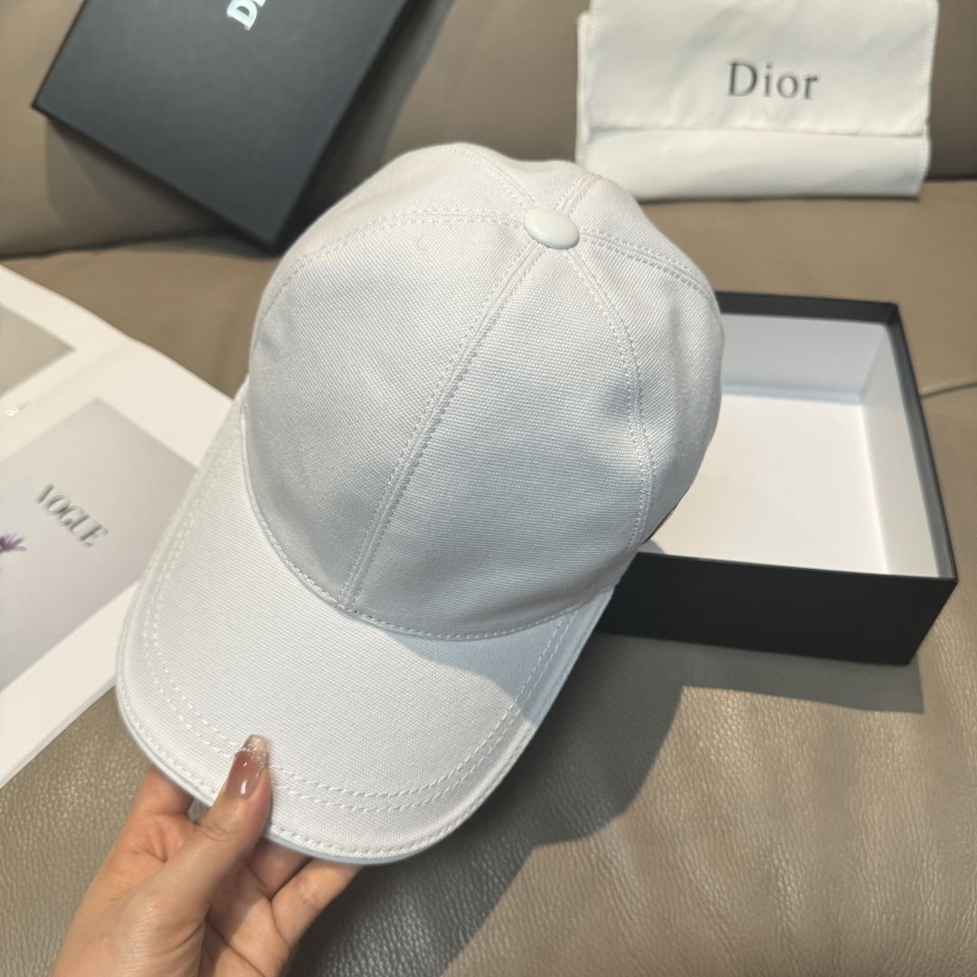 Dior 配盒子布袋 Dior(迪奥) 棒球帽 字母刺绣 1:1开模订制 帆布料+头层牛皮
