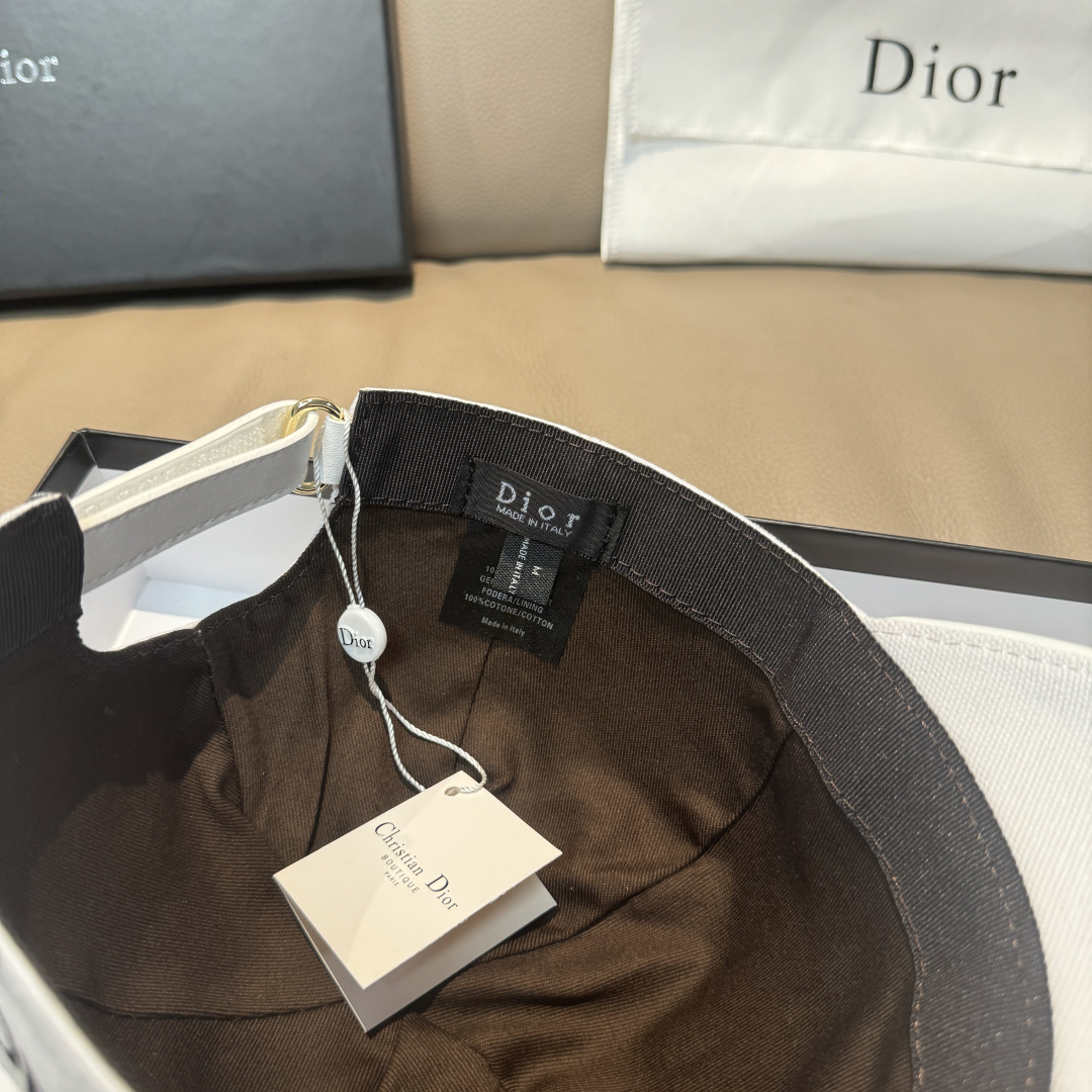Dior 配盒子布袋 Dior(迪奥) 棒球帽 字母刺绣 1:1开模订制 帆布料+头层牛皮