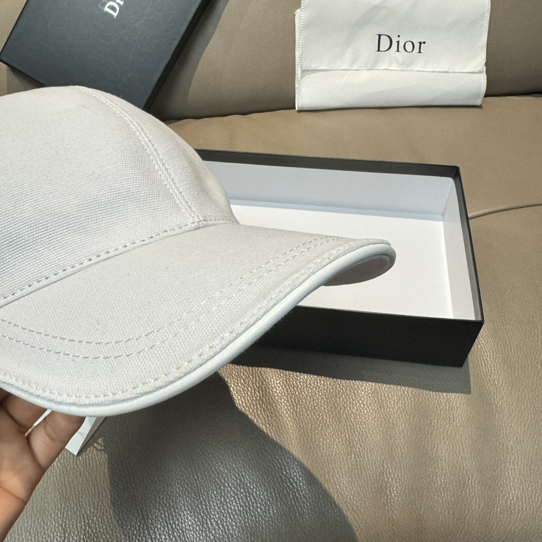 Dior 配盒子布袋 Dior(迪奥) 棒球帽 字母刺绣 1:1开模订制 帆布料+头层牛皮
