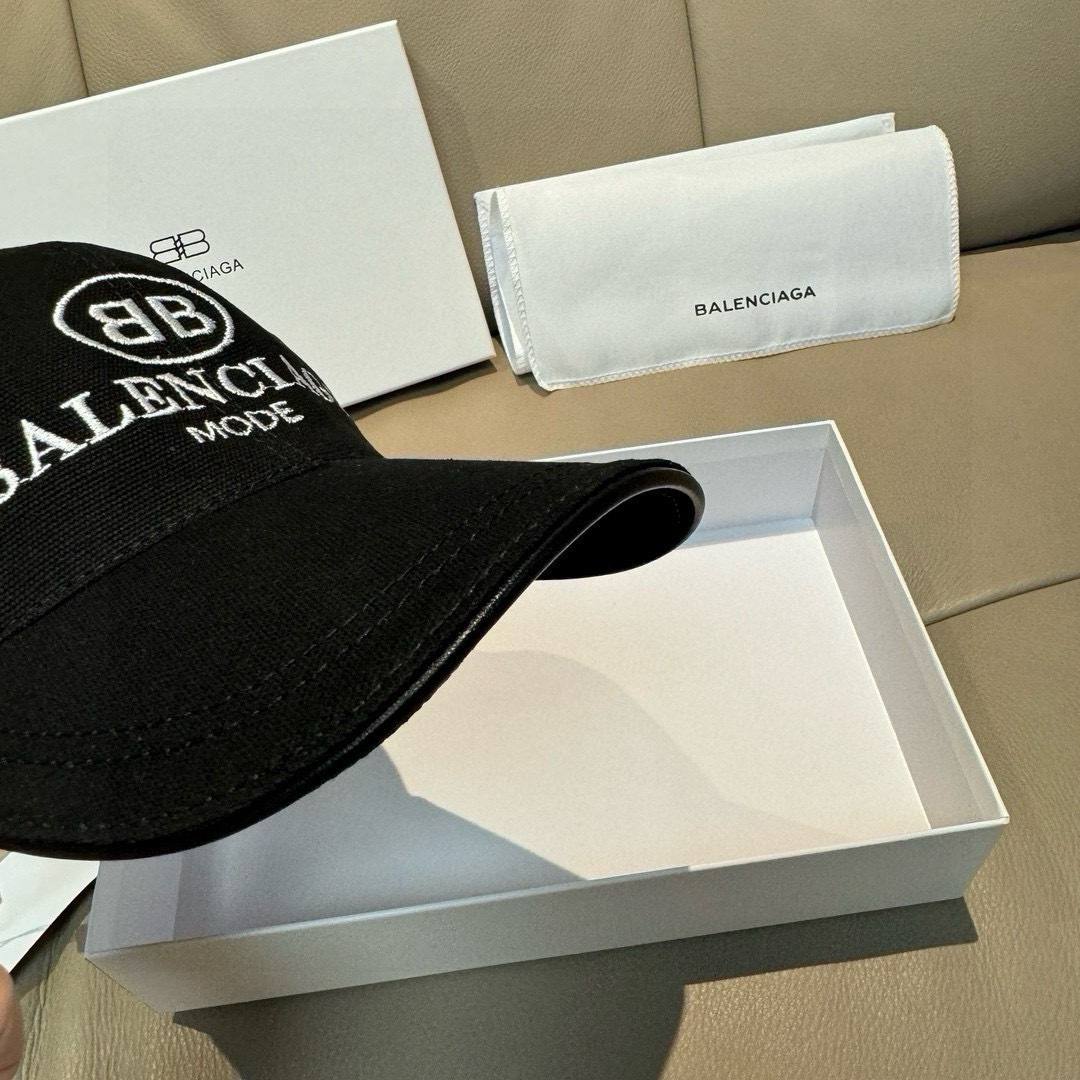 Balenciaga 配盒子布袋 Balenciaga（巴黎世家）新款 棒球帽 1:1开模订制 全新立体刺绣