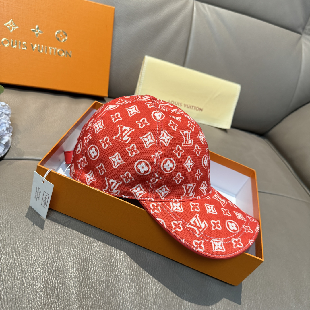 配盒子布袋，LV(路易威登)新款原单棒球帽， 专柜1:1开模订制，原版帆布料+头层牛皮，轻盈透气！质量超