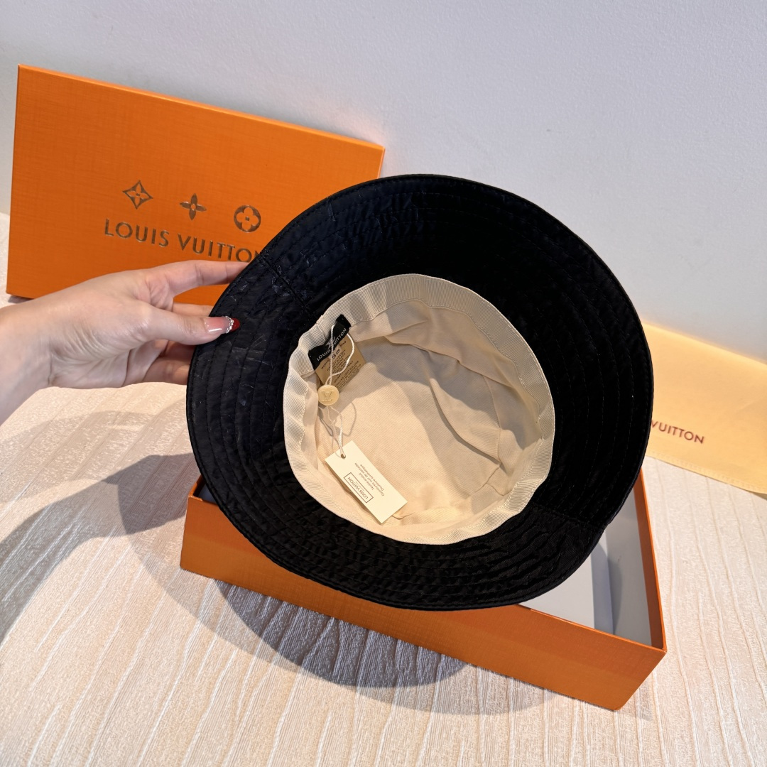 配包装布袋，Lv经典款原单渔夫帽，顶级版本，专柜1:1开模订制，原版缎面提花布料+纯棉里衬，轻盈透气！质